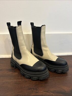 Ganni Chelsea Boots